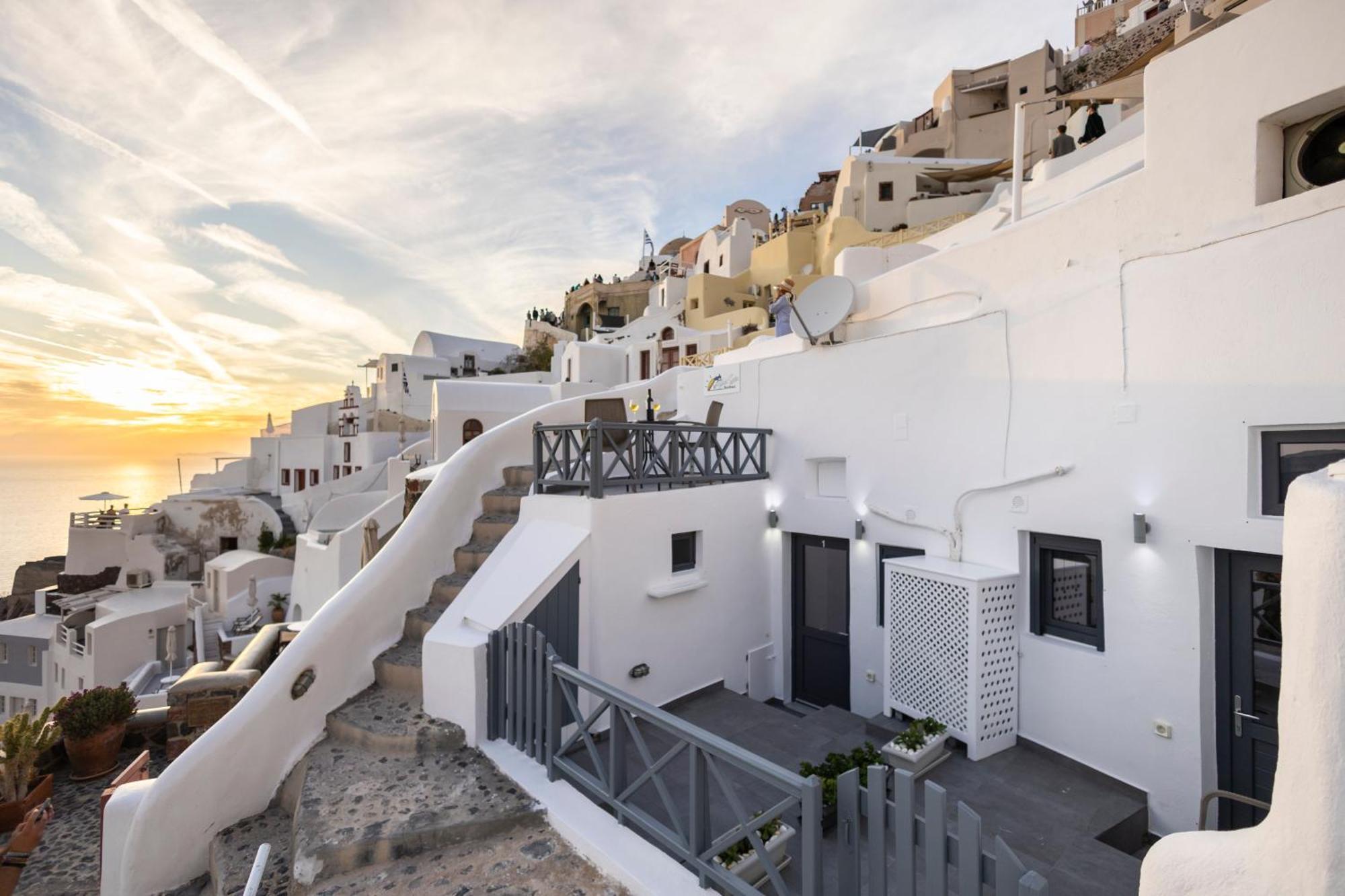 White Side Suites Ia Exterior foto