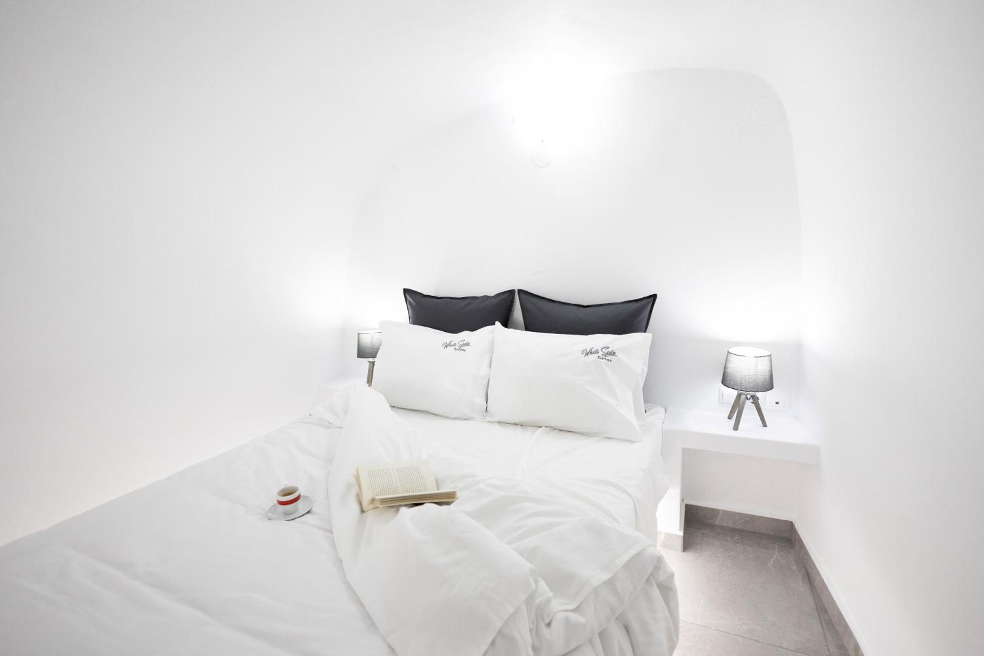 White Side Suites Ia Exterior foto